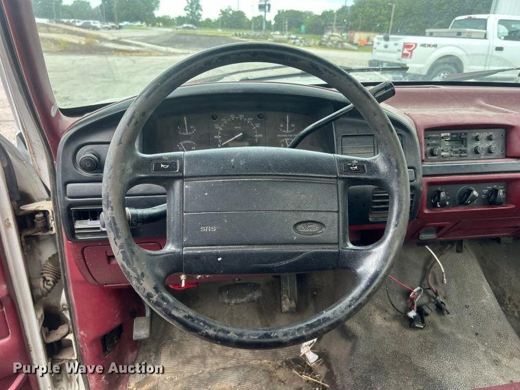 image for item DO6570 1996 Ford F150 pickup truck