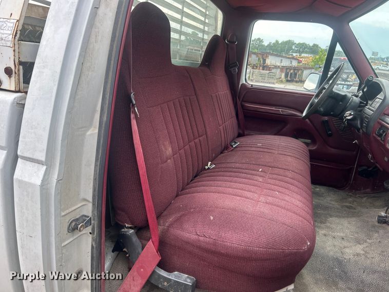 image for item DO6570 1996 Ford F150 pickup truck