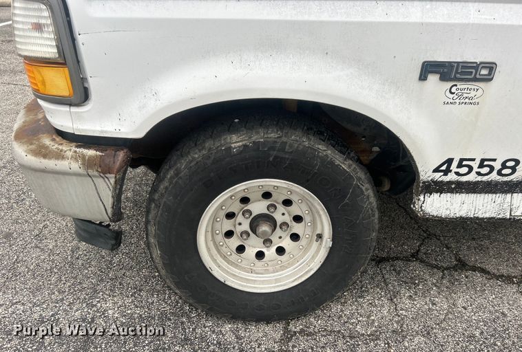 image for item DO6570 1996 Ford F150 pickup truck