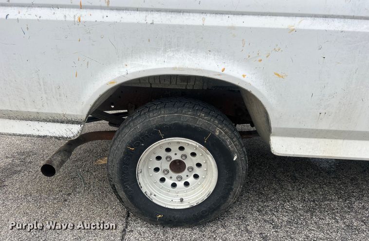 image for item DO6570 1996 Ford F150 pickup truck