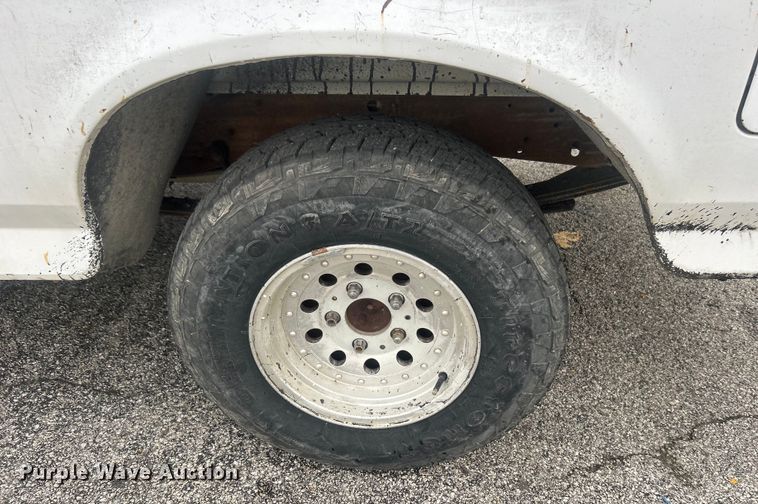 image for item DO6570 1996 Ford F150 pickup truck