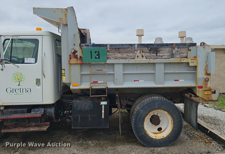 image for item DP0958 2000 International 4700 dump truck