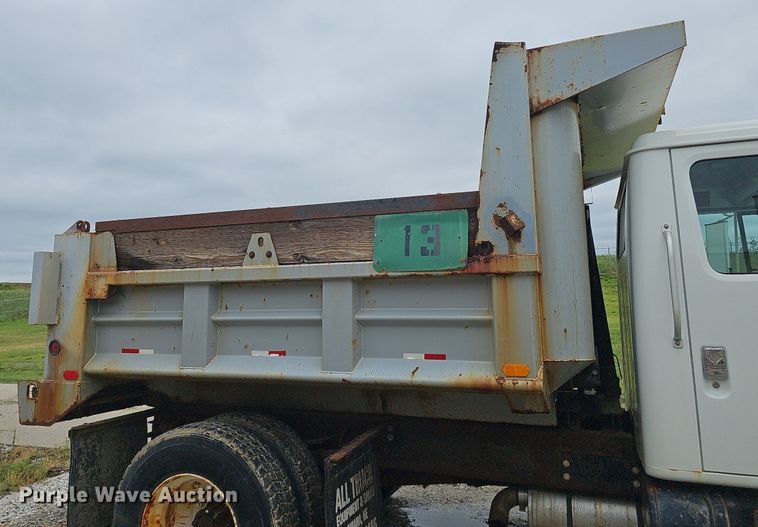 image for item DP0958 2000 International 4700 dump truck