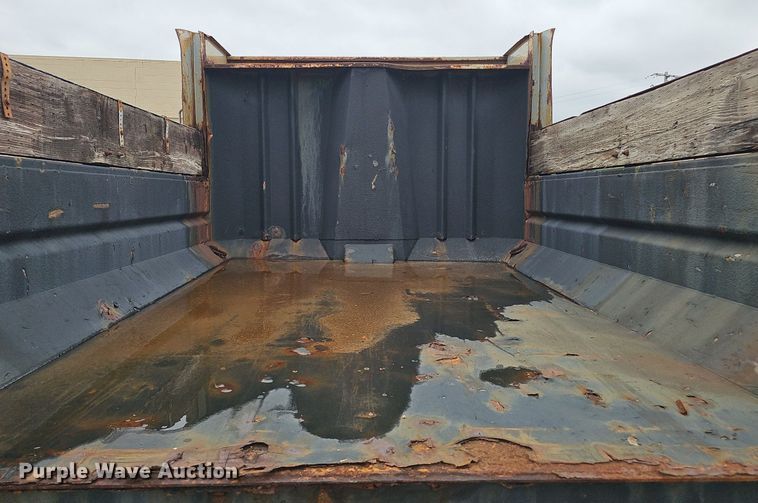 image for item DP0958 2000 International 4700 dump truck