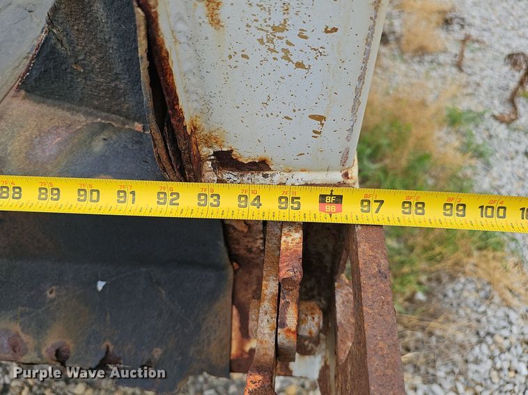 image for item DP0958 2000 International 4700 dump truck