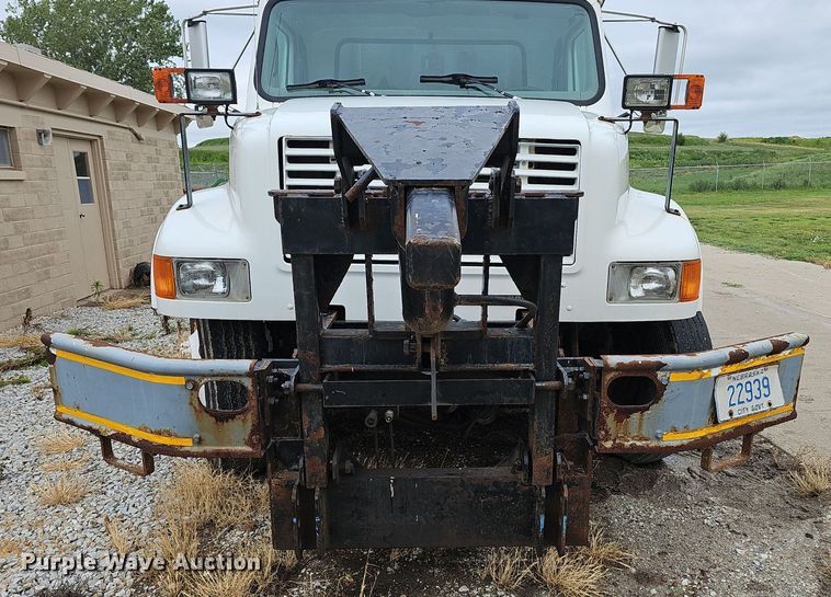image for item DP0958 2000 International 4700 dump truck