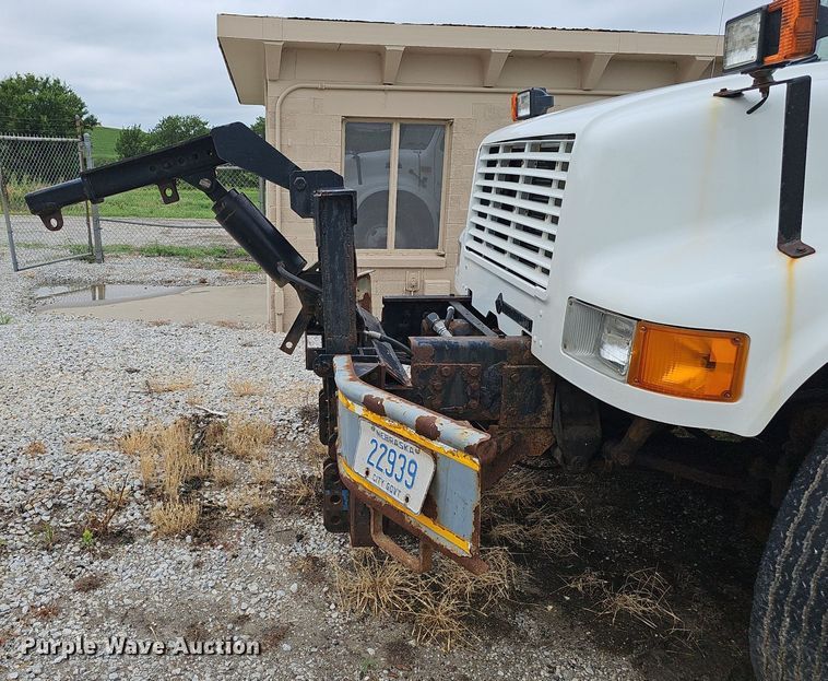 image for item DP0958 2000 International 4700 dump truck
