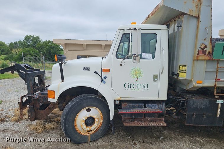 image for item DP0958 2000 International 4700 dump truck