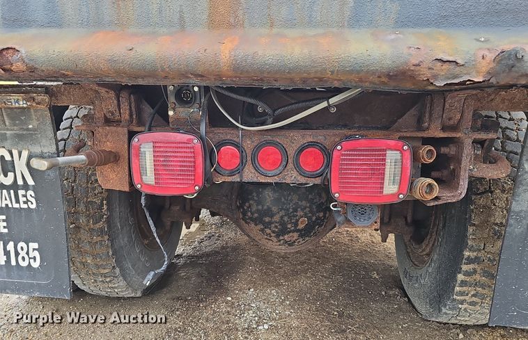 image for item DP0958 2000 International 4700 dump truck