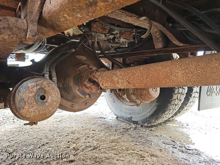 image for item DP0958 2000 International 4700 dump truck