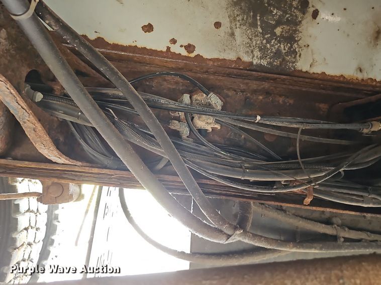 image for item DP0958 2000 International 4700 dump truck