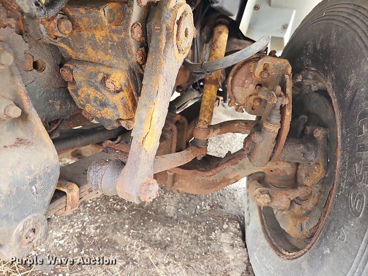 image for item DP0958 2000 International 4700 dump truck