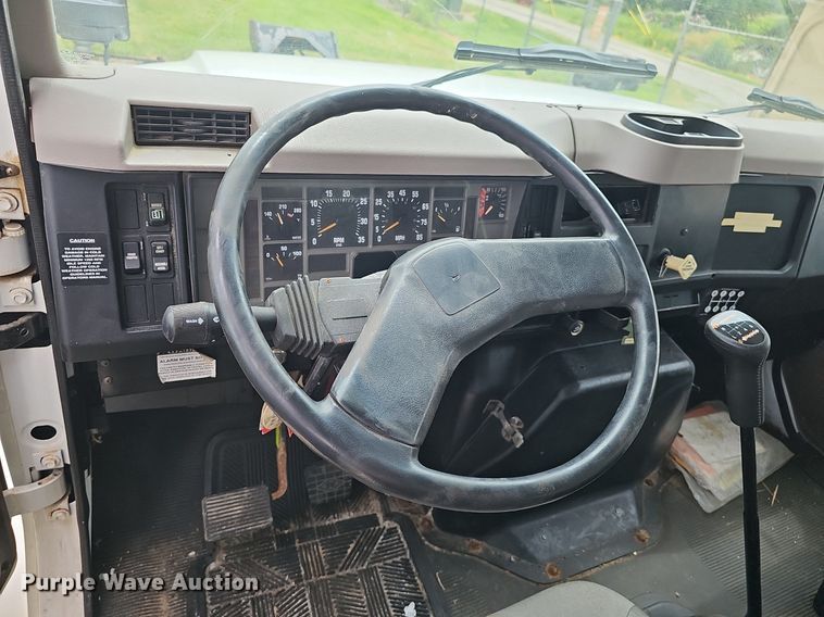 image for item DP0958 2000 International 4700 dump truck