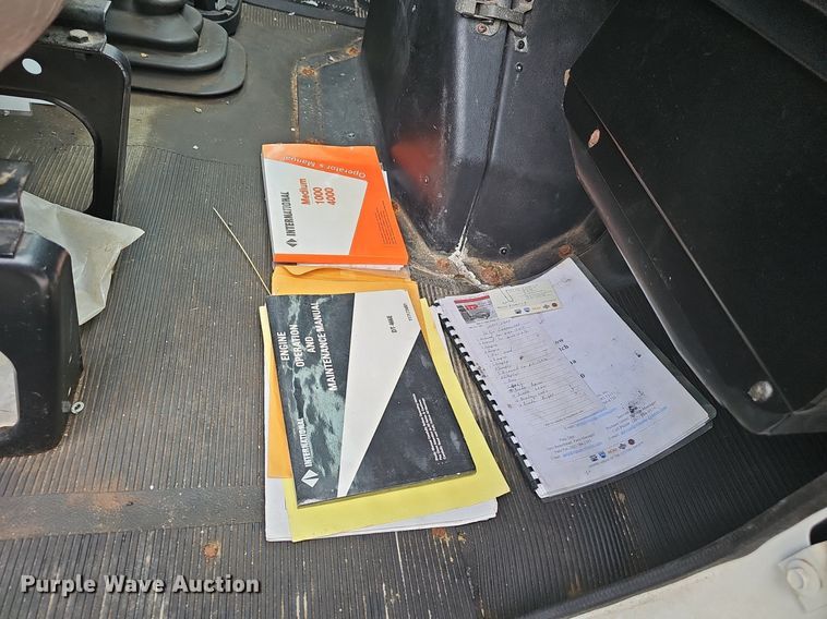 image for item DP0958 2000 International 4700 dump truck