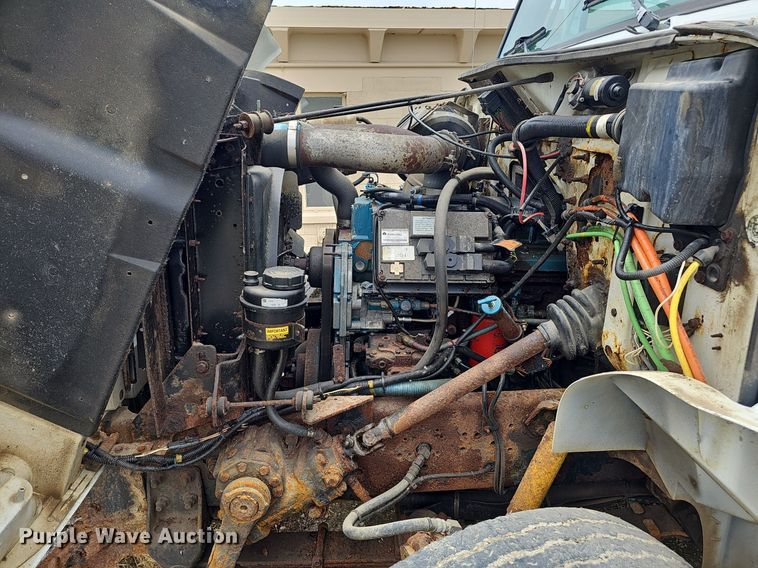 image for item DP0958 2000 International 4700 dump truck