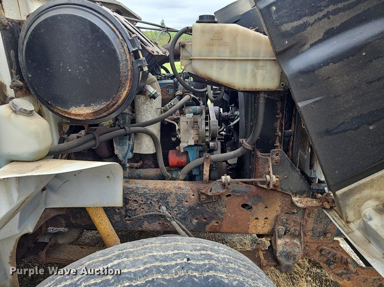 image for item DP0958 2000 International 4700 dump truck