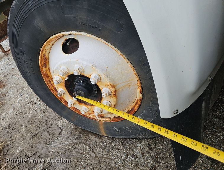 image for item DP0958 2000 International 4700 dump truck