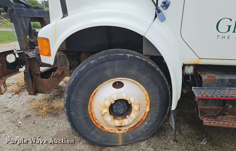 image for item DP0958 2000 International 4700 dump truck