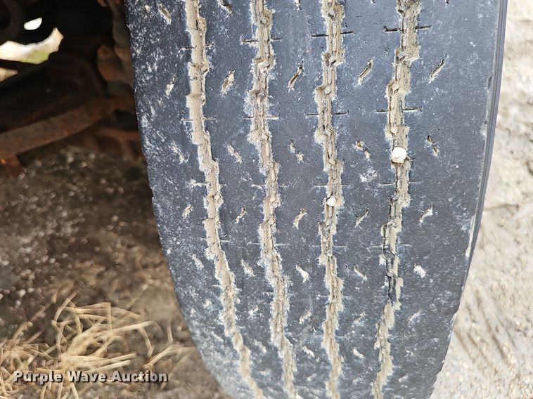 image for item DP0958 2000 International 4700 dump truck