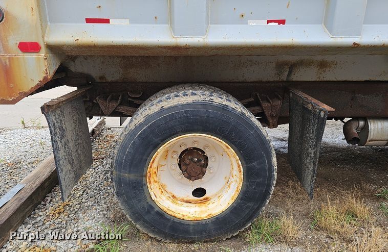 image for item DP0958 2000 International 4700 dump truck