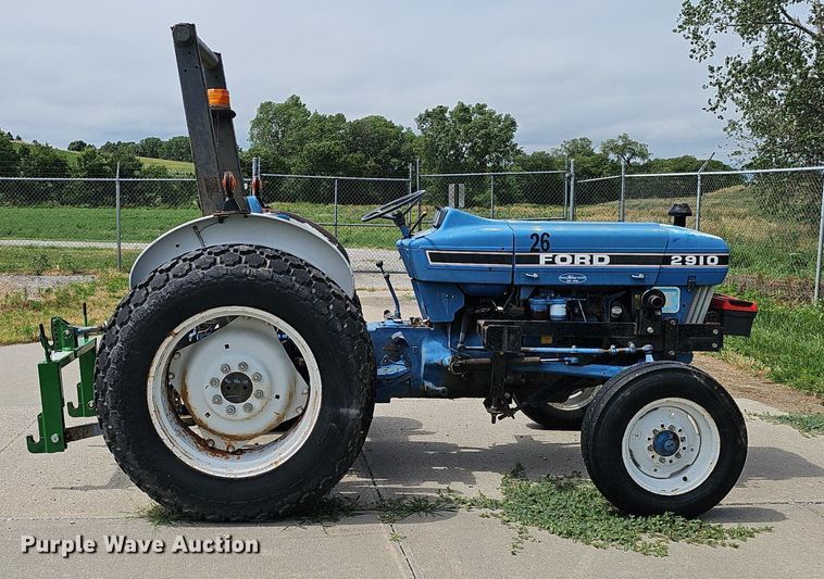 image for item DP0962 Ford 2910 Series II tractor