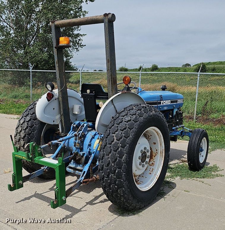 image for item DP0962 Ford 2910 Series II tractor