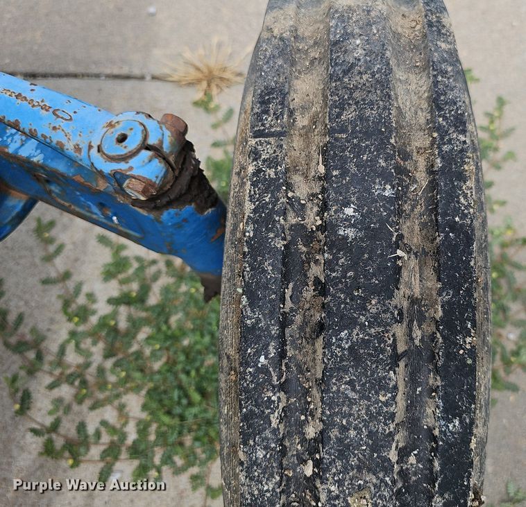 image for item DP0962 Ford 2910 Series II tractor