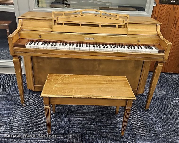 image for item DP0963 Baldwin piano