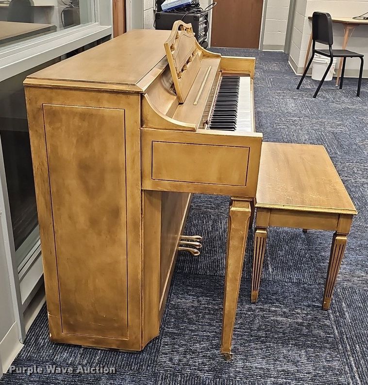 image for item DP0963 Baldwin piano