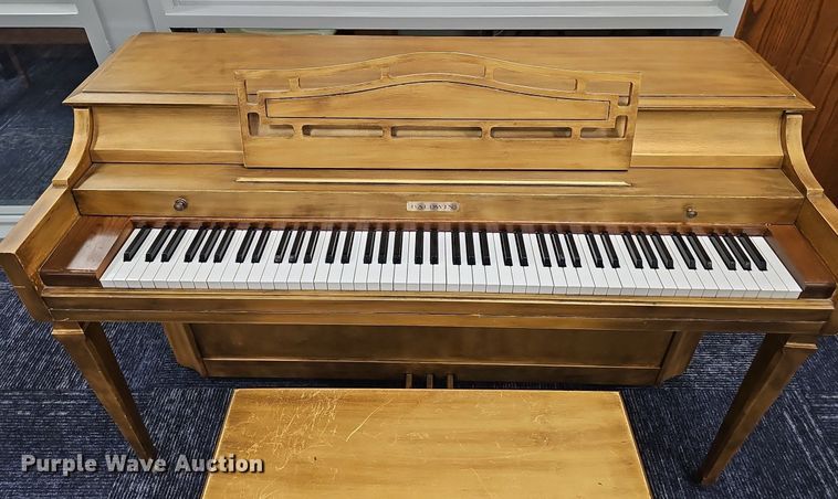 image for item DP0963 Baldwin piano