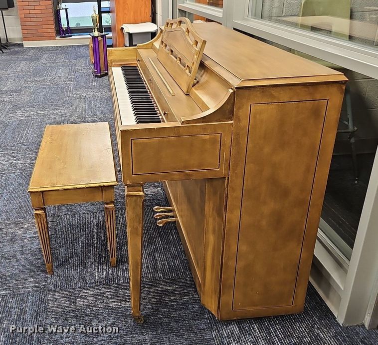 image for item DP0963 Baldwin piano