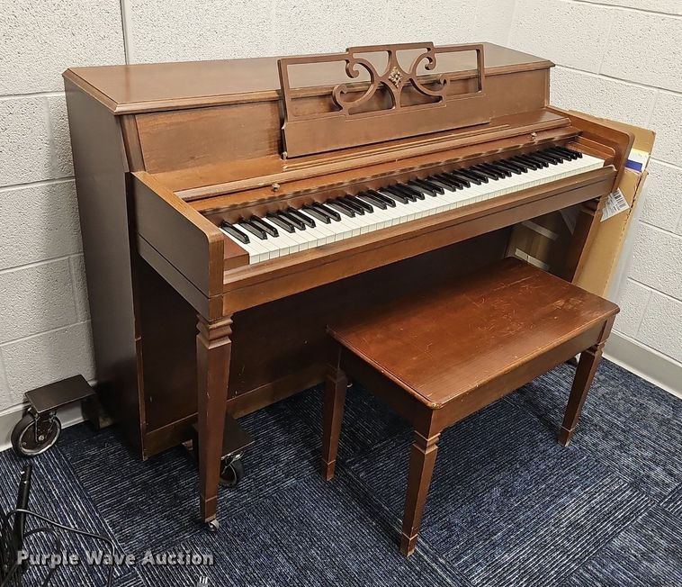image for item DP0964 Hospe piano