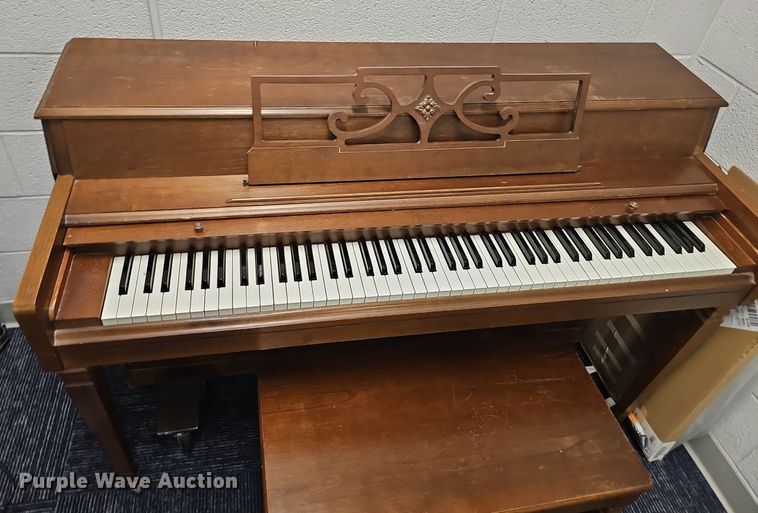 image for item DP0964 Hospe piano