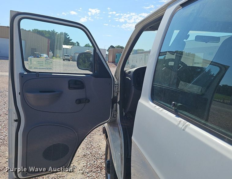 image for item DP0968 2000 Dodge Ram 2500 van