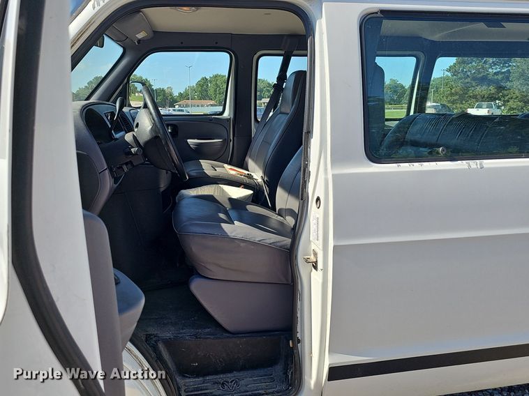 image for item DP0968 2000 Dodge Ram 2500 van