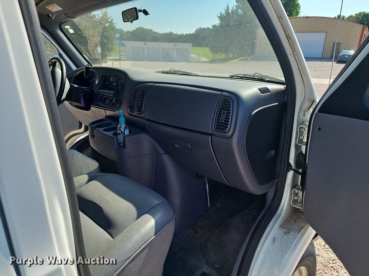 image for item DP0968 2000 Dodge Ram 2500 van