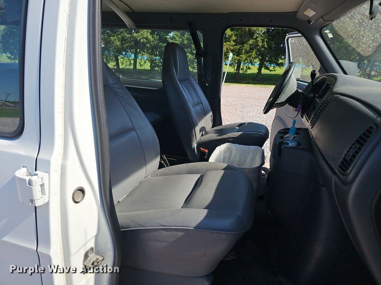 image for item DP0968 2000 Dodge Ram 2500 van