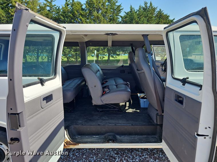 image for item DP0968 2000 Dodge Ram 2500 van