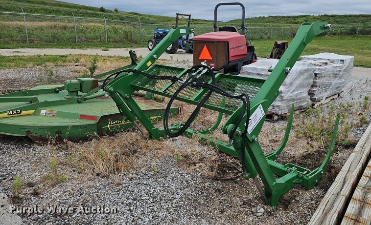 image for item DP1005 John Deere bale accumulator grapple