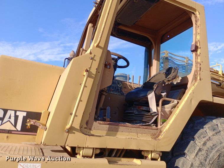 image for item DP1043 1997 Caterpillar 615C Series II elevating scraper
