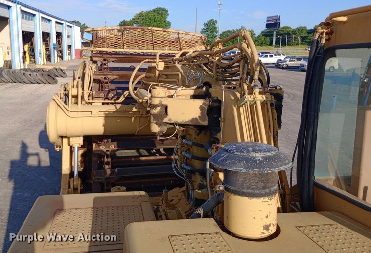 image for item DP1043 1997 Caterpillar 615C Series II elevating scraper