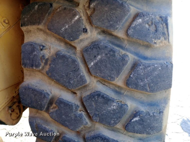 image for item DP1043 1997 Caterpillar 615C Series II elevating scraper