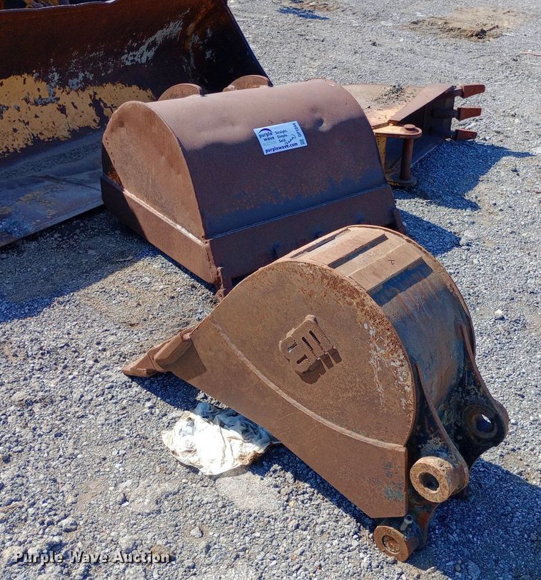 image for item DP1044 (3) backhoe buckets