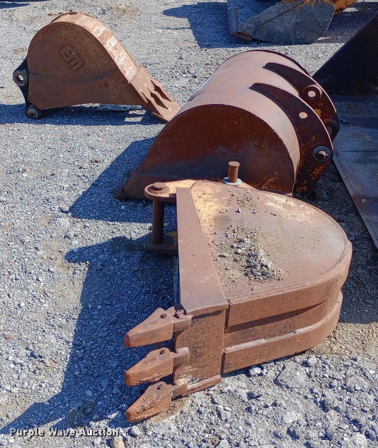 image for item DP1044 (3) backhoe buckets