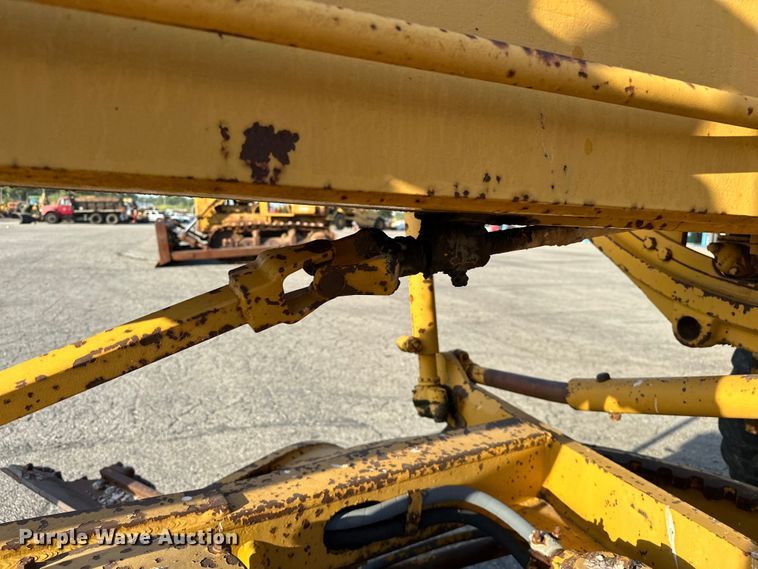 image for item DP1051 1972 Caterpillar 120 motor grader