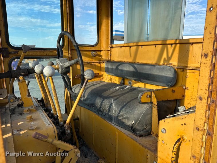 image for item DP1051 1972 Caterpillar 120 motor grader