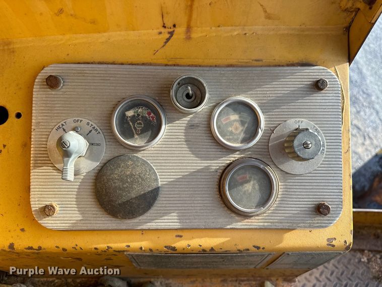 image for item DP1051 1972 Caterpillar 120 motor grader