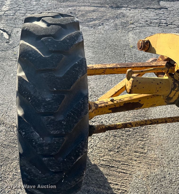 image for item DP1051 1972 Caterpillar 120 motor grader