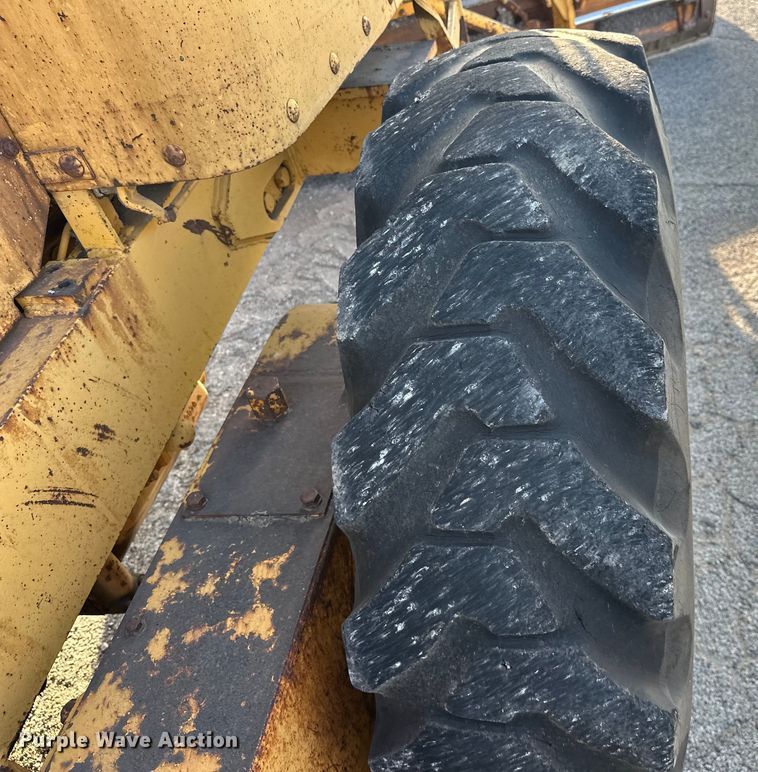 image for item DP1051 1972 Caterpillar 120 motor grader