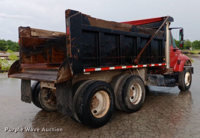 image for item DP1056 2007 International 7400 dump truck